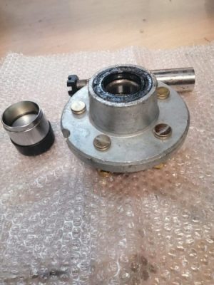 Trailer Hub and Spindle With Bearing Body - Image 7