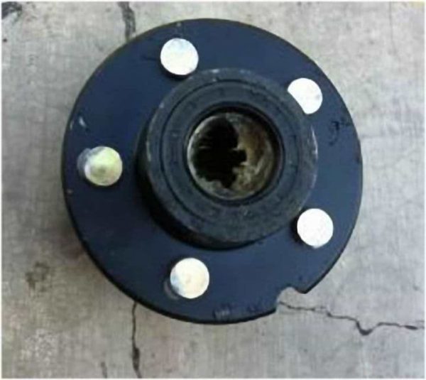 trailer hub and spindle trailer hub and spindle